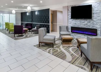 La Quinta Inn & Suites by Wyndham Roswell hotel thumbnail 3