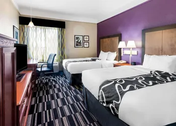 La Quinta Inn & Suites by Wyndham Roswell hotel thumbnail 6