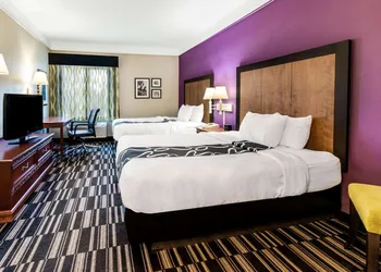 La Quinta Inn & Suites by Wyndham Roswell hotel thumbnail 7