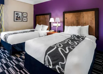 La Quinta Inn & Suites by Wyndham Roswell hotel thumbnail 8