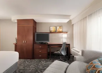Courtyard by Marriott Potomac Mills Woodbridge hotel thumbnail 6