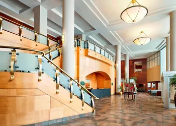 Sheraton Suites Calgary Eau Claire hotel thumbnail 2