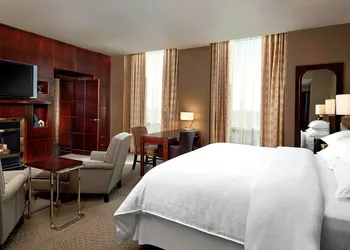 Sheraton Suites Calgary Eau Claire hotel thumbnail 3