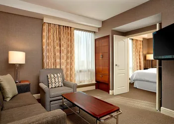 Sheraton Suites Calgary Eau Claire hotel thumbnail 7