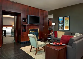 Sheraton Suites Calgary Eau Claire hotel thumbnail 8