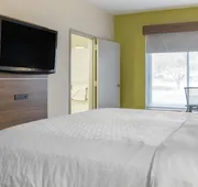 Holiday Inn Express Hotel & Suites Albuquerque Midtown by IHG hotel detail image 7
