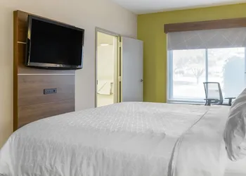 Holiday Inn Express Hotel & Suites Albuquerque Midtown by IHG hotel thumbnail 7