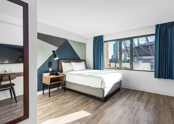 Hotel Willo (formerly YWCA Hotel Vancouver) hotel thumbnail 7