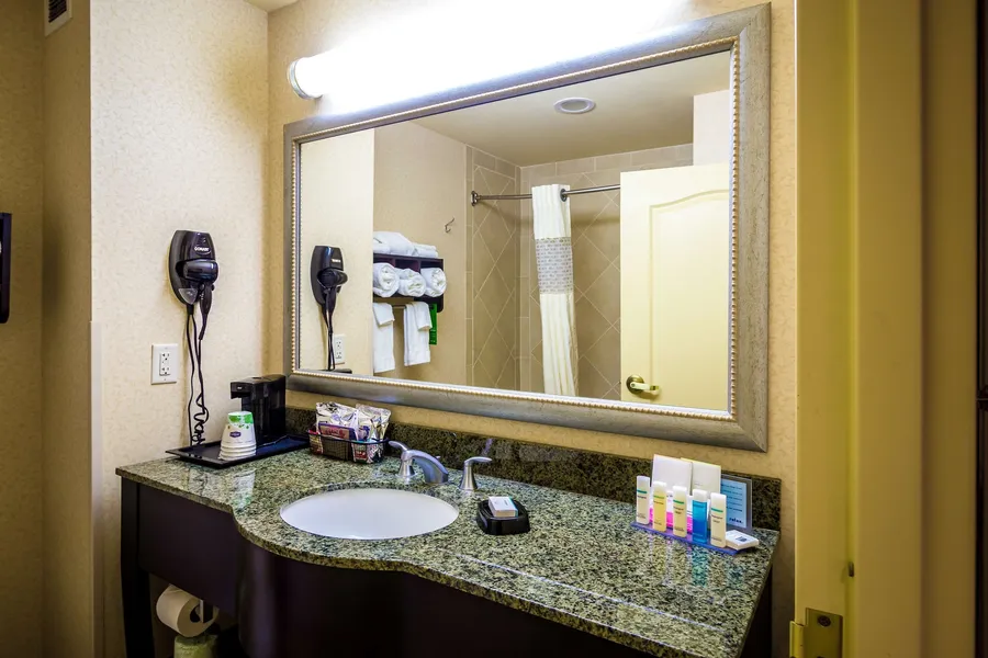 Hampton Inn & Suites Natchez hotel detail image 6