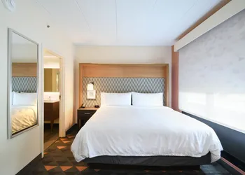 Holiday Inn Fredericksburg Conference Ctr by IHG hotel thumbnail 7
