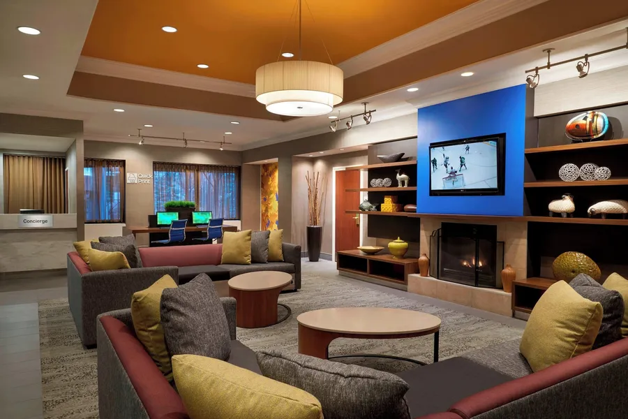 Courtyard by Marriott Downtown Toronto hotel detail image 2