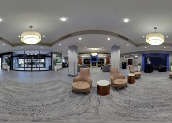 Courtyard by Marriott Downtown Toronto hotel thumbnail 3