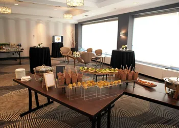 Courtyard by Marriott Downtown Toronto hotel thumbnail 5