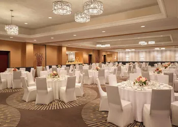 Courtyard by Marriott Downtown Toronto hotel thumbnail 6