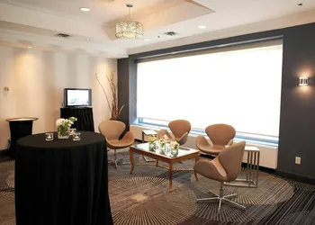 Courtyard by Marriott Downtown Toronto hotel thumbnail 7