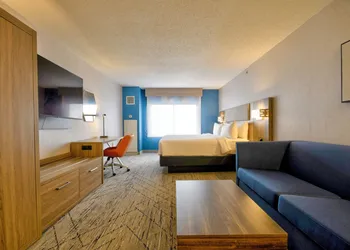 Holiday Inn Express Hotel & Suites Buffalo-Airport by IHG hotel thumbnail 5