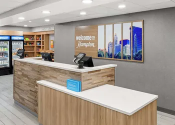 Hampton Inn & Suites Charlotte Airport hotel thumbnail 4
