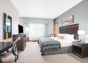 Wingate by Wyndham Gillette hotel thumbnail 5