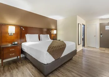 SureStay Hotel by Best Western Kemptville hotel thumbnail 4