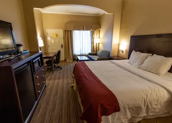 Baymont by Wyndham Crestview hotel thumbnail 3