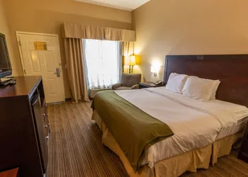 Baymont by Wyndham Crestview hotel thumbnail 4