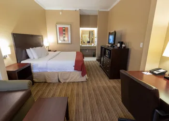 Baymont by Wyndham Crestview hotel thumbnail 7