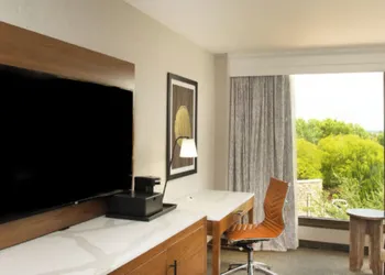 Horseshoe Bay Resort hotel thumbnail 3