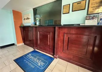 Travelodge by Wyndham Montgomery East hotel thumbnail 2