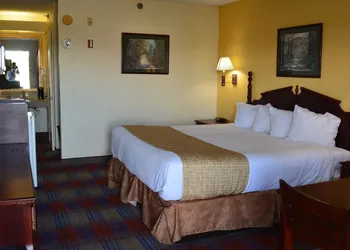 Travelodge by Wyndham Montgomery East hotel thumbnail 3