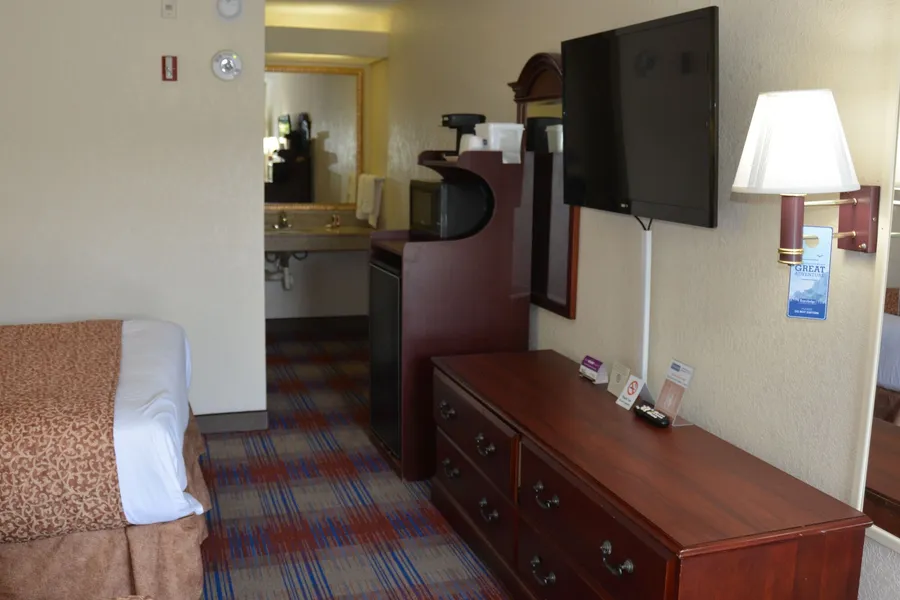 Travelodge by Wyndham Montgomery East hotel detail image 6