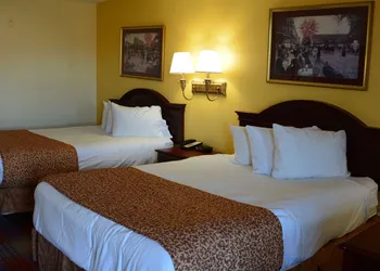Travelodge by Wyndham Montgomery East hotel thumbnail 8