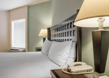 Sunchase Inn & Suites hotel thumbnail 8