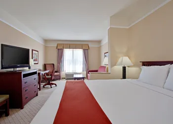 Holiday Inn Express Hotel & Suites San Dimas by IHG hotel thumbnail 3