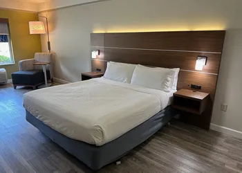 Holiday Inn Express Hotel & Suites San Dimas by IHG hotel thumbnail 5
