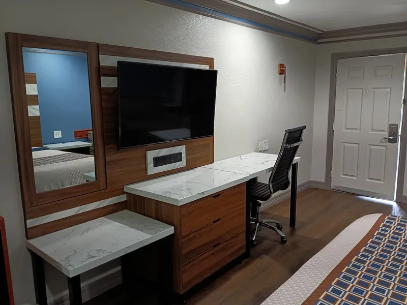 Americas Best Value Inn & Suites Alvin Houston hotel detail image 6