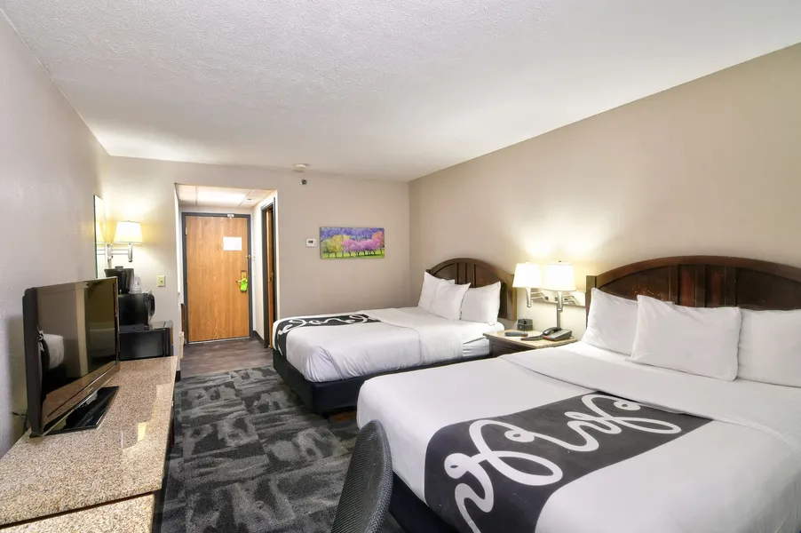 La Quinta Inn & Suites by Wyndham Springfield South hotel detail image 2