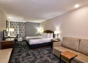 La Quinta Inn & Suites by Wyndham Springfield South hotel thumbnail 5