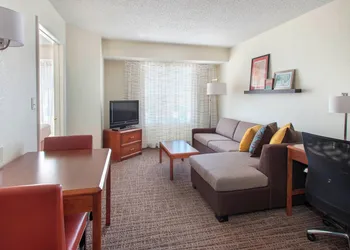 Residence Inn By Marriott Long Island Hauppauge hotel thumbnail 5