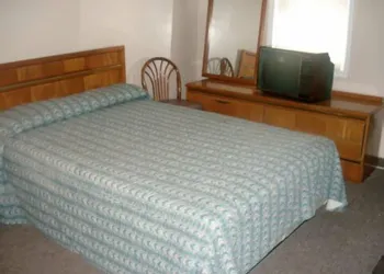 New Sea Breeze Motel hotel thumbnail 2