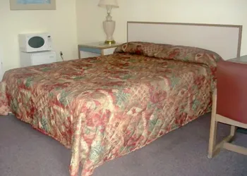 New Sea Breeze Motel hotel thumbnail 4