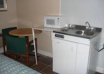 New Sea Breeze Motel hotel thumbnail 5