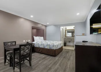 Motel 6 Carlsbad, CA - North hotel thumbnail 6