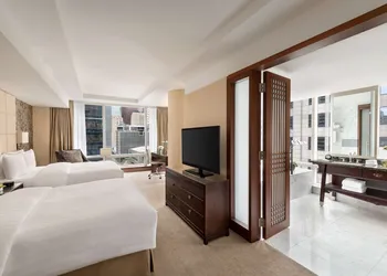 Shangri-La Toronto hotel thumbnail 8