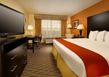 Holiday Inn Express and Suites Manassas by IHG hotel thumbnail 7