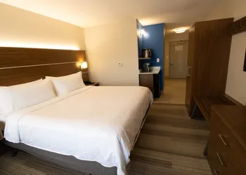 Holiday Inn Express and Suites Manassas by IHG hotel thumbnail 8