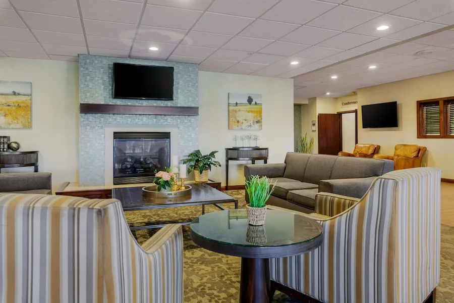 Best Western Plus Dubuque Hotel & Conference Center hotel detail image 2