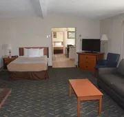 Travelodge by Wyndham Niagara Falls at the Falls hotel detail image 5