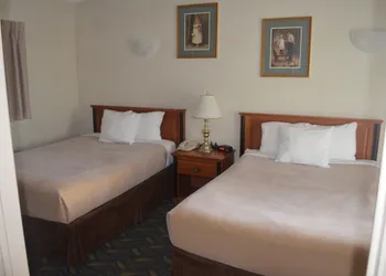 Travelodge by Wyndham Niagara Falls at the Falls hotel thumbnail 7