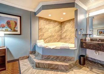 Best Western Airport Albuquerque InnSuites Hotel & Suites hotel thumbnail 4
