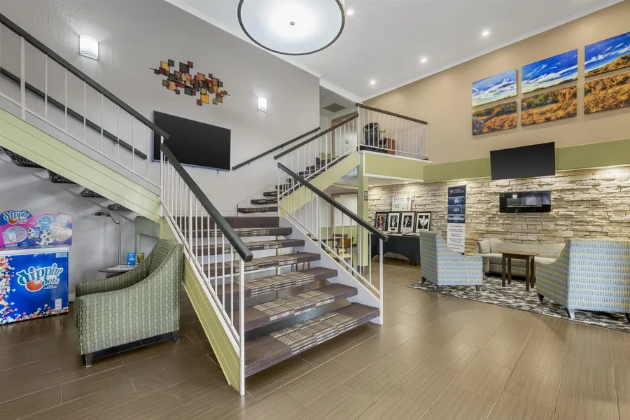 Best Western Airport Albuquerque InnSuites Hotel & Suites hotel detail image 2